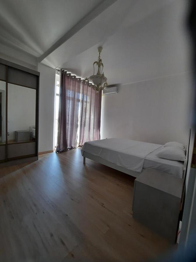 Ferienwohnung Diplomat - 2 Bischkek Exterior foto
